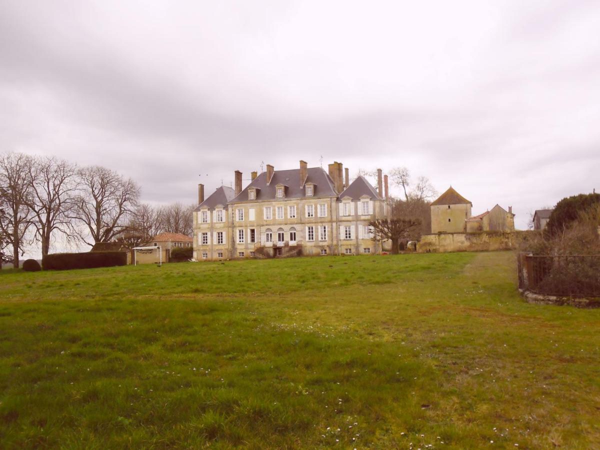 Chateau Des Noces Bazoges-en-Pareds Exterior photo