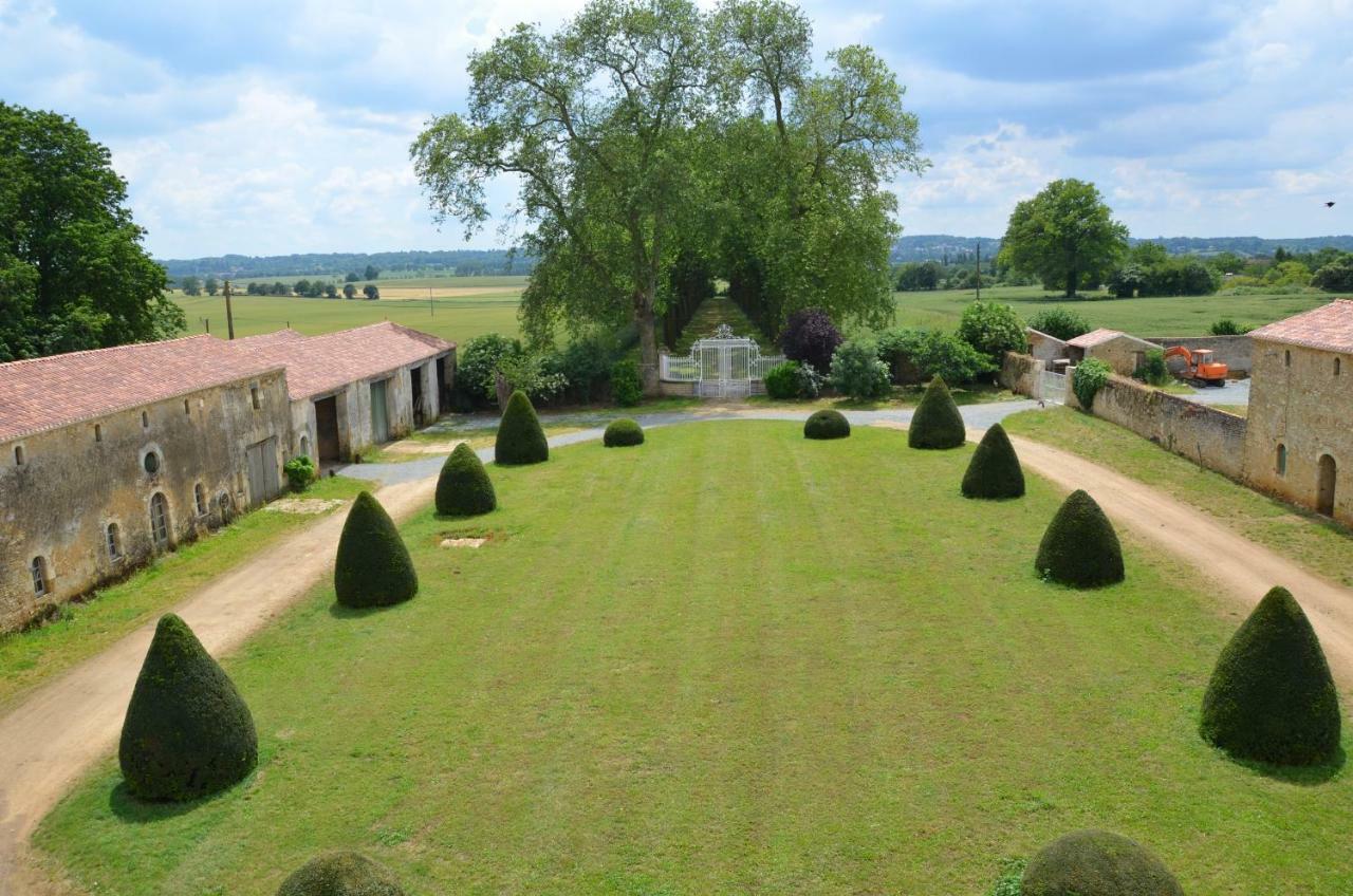 Chateau Des Noces Bazoges-en-Pareds Exterior photo