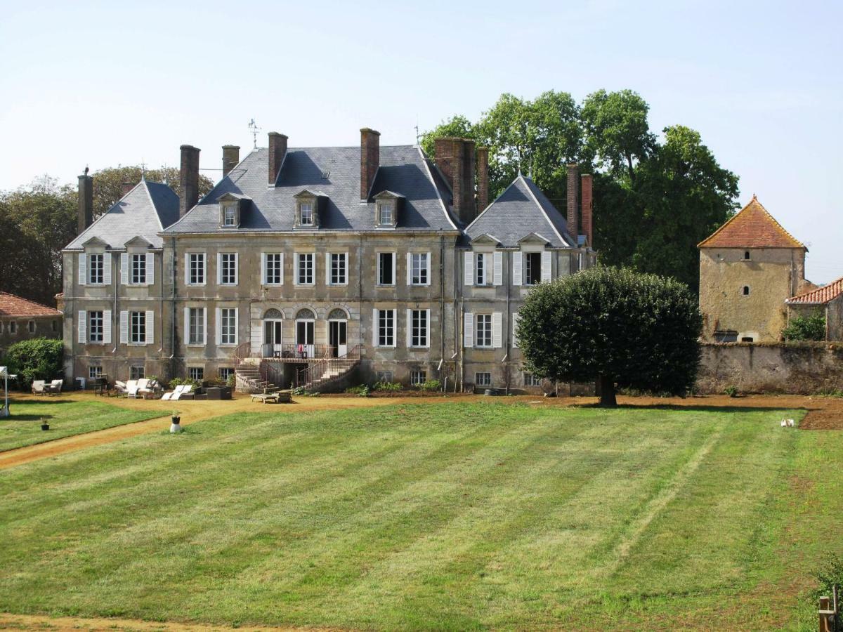 Chateau Des Noces Bazoges-en-Pareds Exterior photo